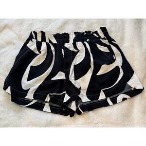 A New Day Black and White Patterned High Rise Pull On Crepe Shorts